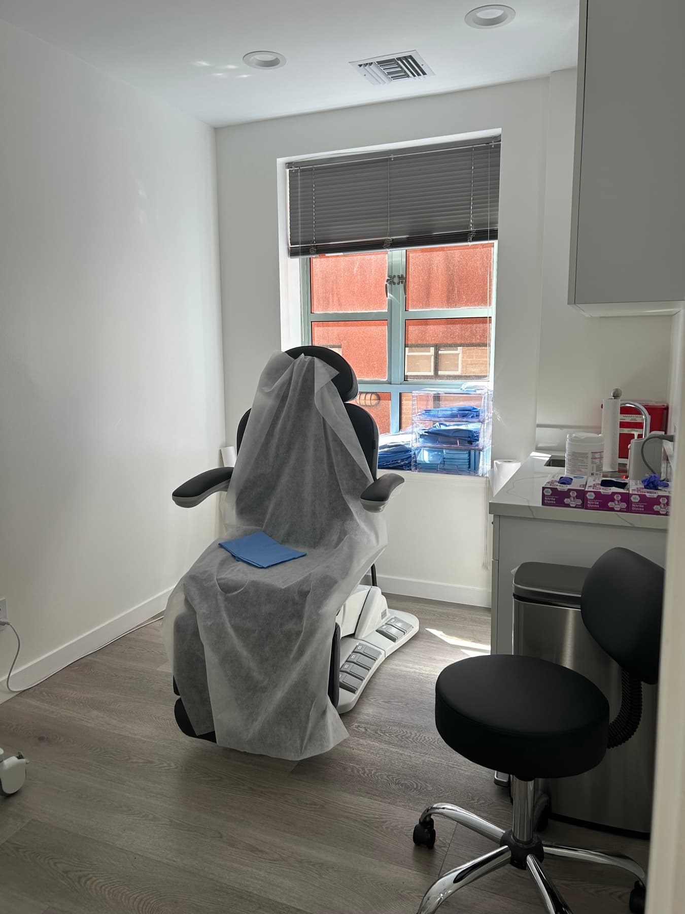 Clinical procedure room